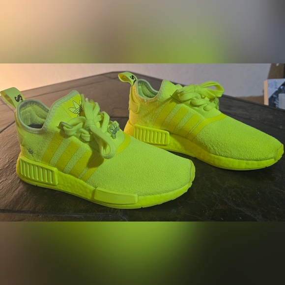 ADIDAS NMD R1 ☆ Solar Yellow ☆ Size 7.5 US Womens ☆ EUC ☆ GW7691 - Picture 5 of 9